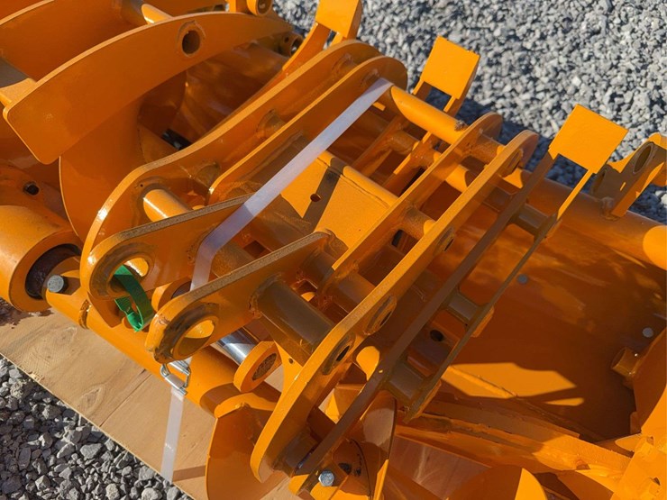 qty-(8)-cat-301-excavator-attachments-image-3