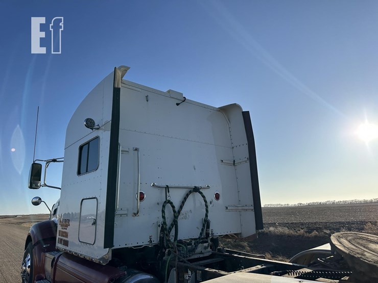 2014-peterbilt-386-image-10