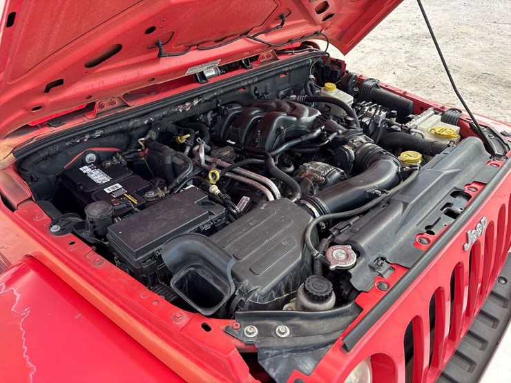 2013-jeep-wrangler-image-8