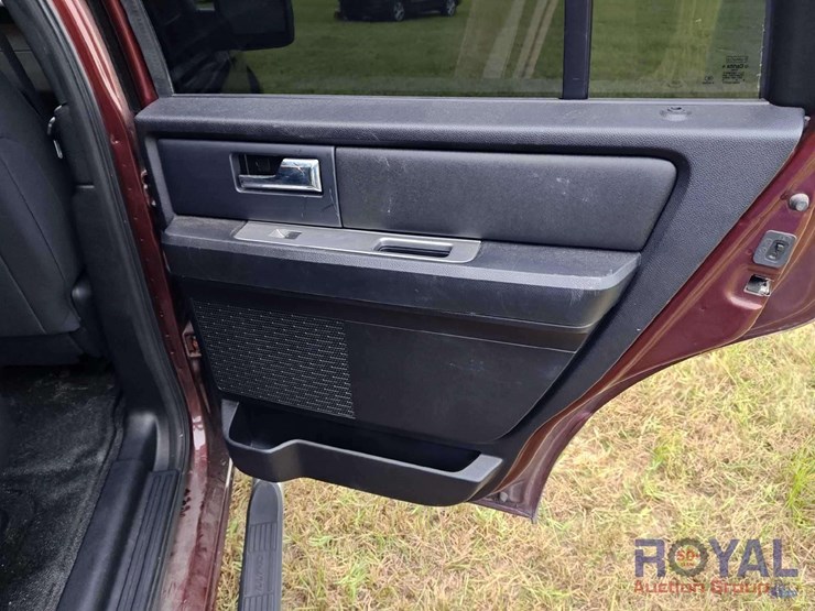 2016-ford-expedition-image-30