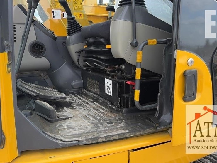 2021-komatsu-pc138us-11-image-25