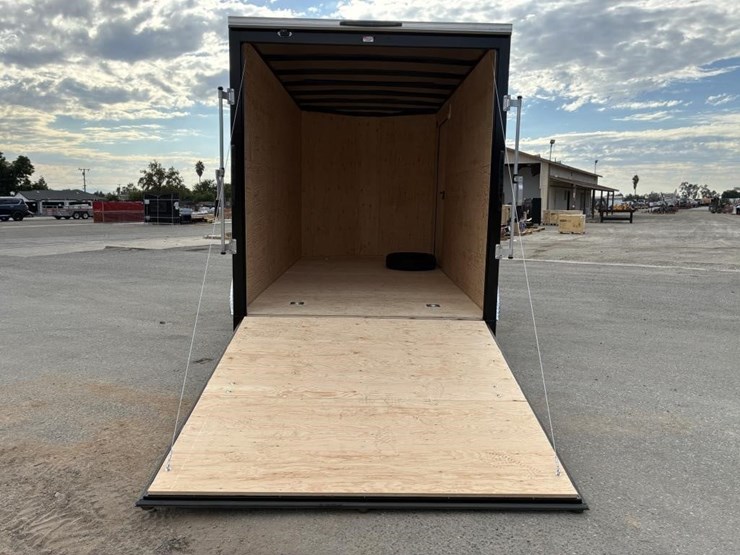 2026-southland-lcht35-716v-86-enclosed-trailer-image-6