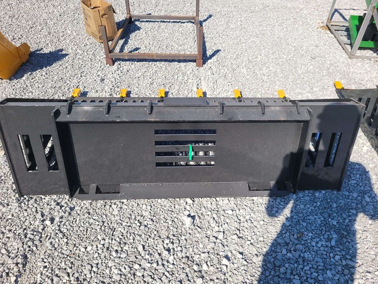 skid-steer-rock-bucket.-66"-wide.-image-3