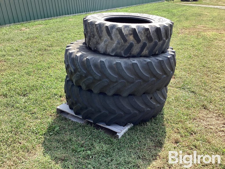 2)-16.9r30-tires-&-(1)-13.6-24-image-1