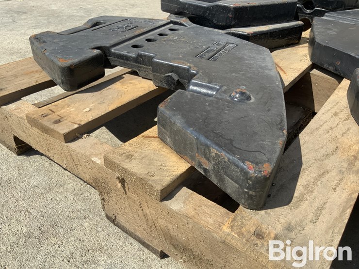 caterpillar-100-image-12