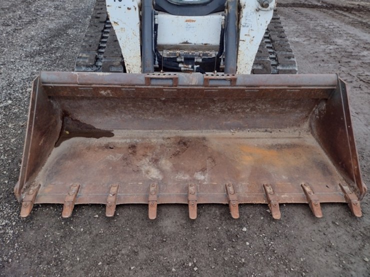 bobcat-t870-image-17