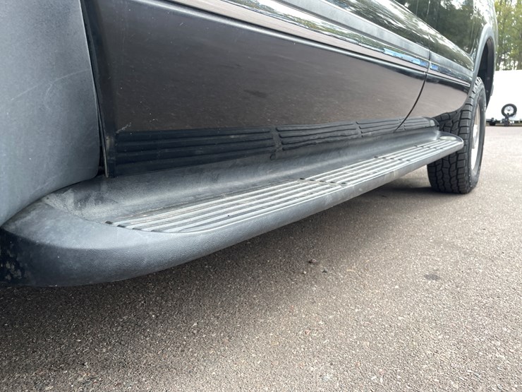 2003-ford-excursion-image-29