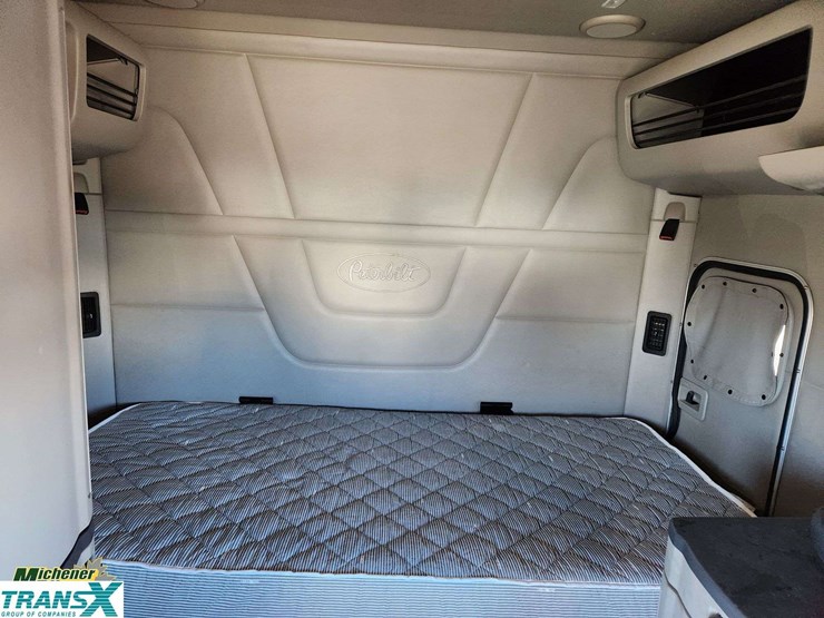 2020-peterbilt-579-image-40