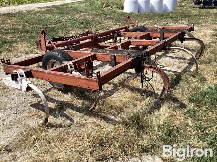 international-11-image-16