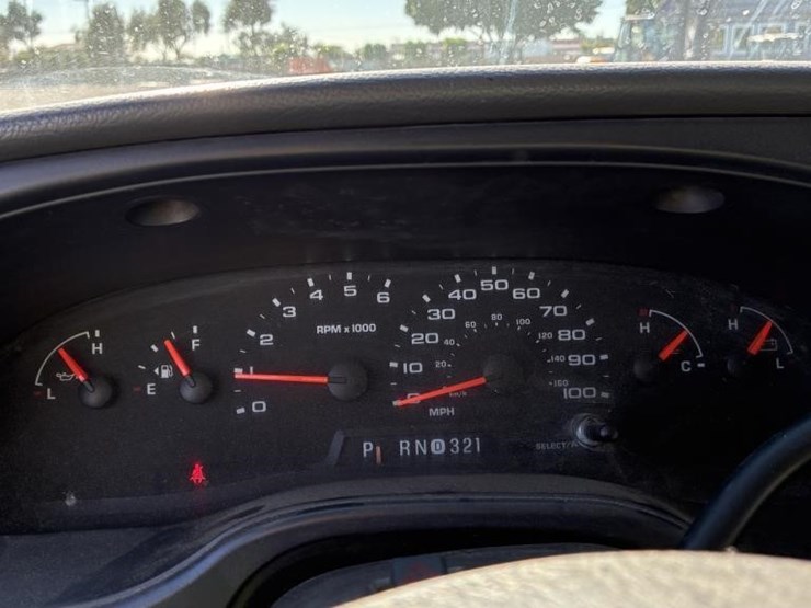 2006-ford-e350-image-17