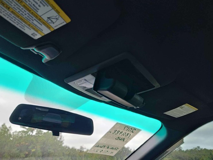 2017-ford-explorer-image-26