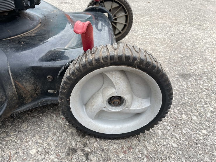 #14028-•-craftsman-22"-lawn-mower-(o3)-image-13