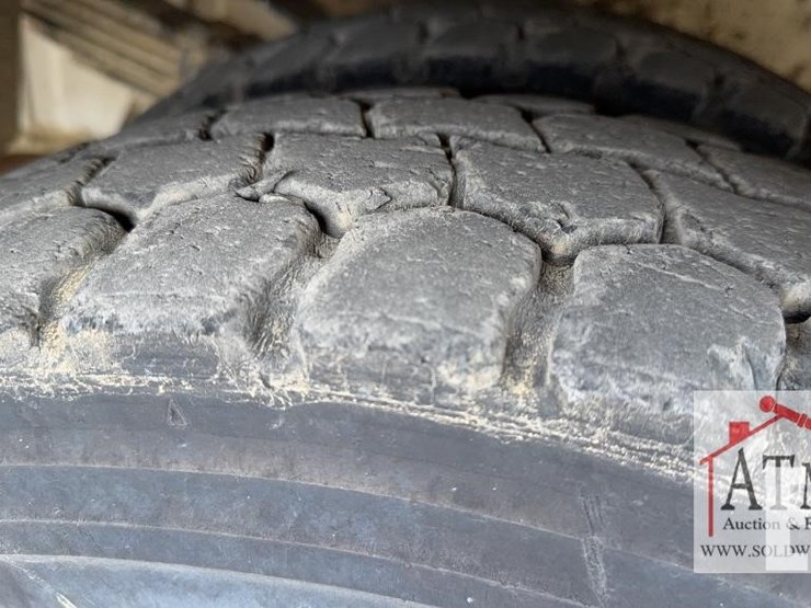 2002-ford-f550-image-16