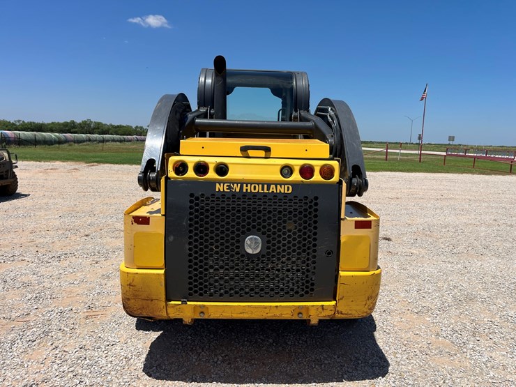 2014-new-holland-l225-image-8