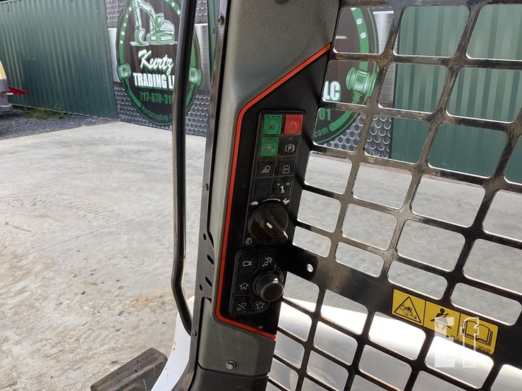 2021-bobcat-t64-image-17