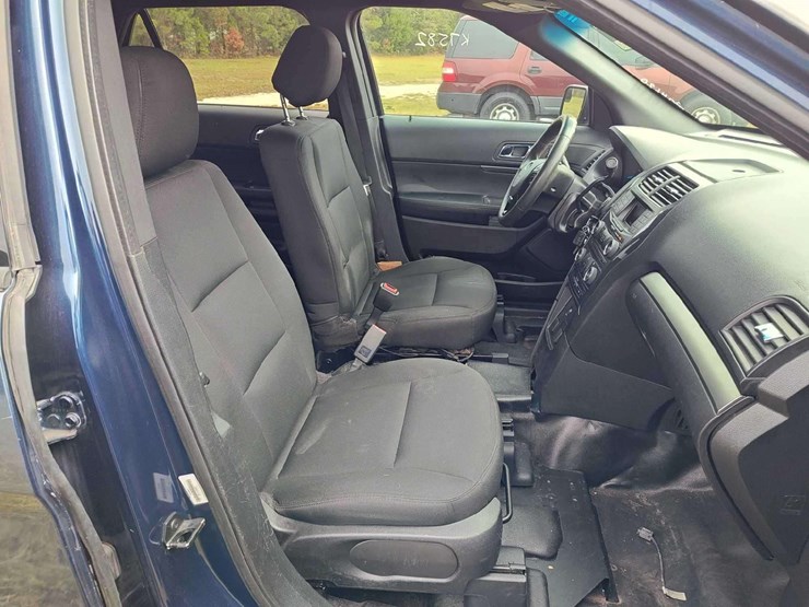 2016-ford-explorer-image-20