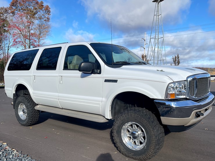2002-ford-excursion-limited-image-3