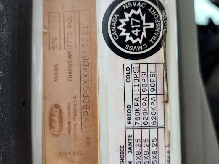 2019-peterbilt-579-image-27