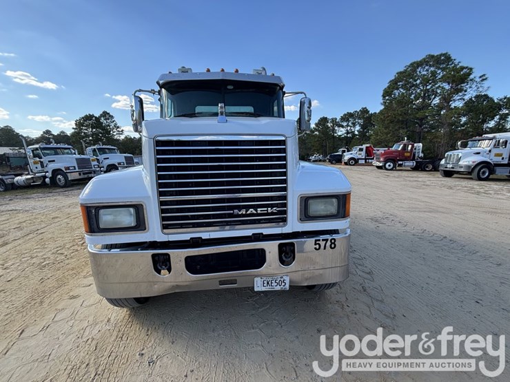 2017-mack-chu613-image-8