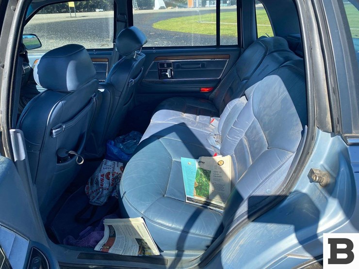 1991-lincoln-continental-sedan-image-17