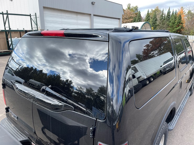 2003-ford-excursion-image-45