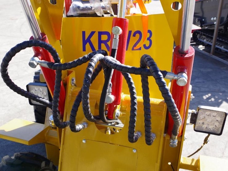 2025-agt-industrial-wheel-loader,-rato-gasoline-engine,-23hp,-39"-bucket,-articulating-steer...-image-6