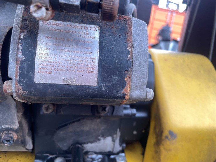 #14035-•-(2)-bolens-24"-snow-blower-(o4)-image-25