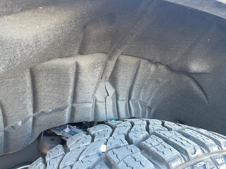 2025-chevrolet-silverado-image-19