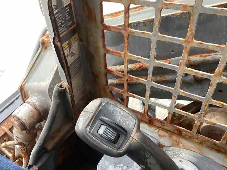 2019-deere-318g-image-17