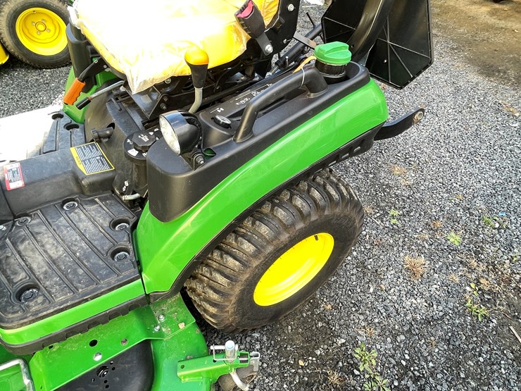 2024-john-deere-1025r-image-22