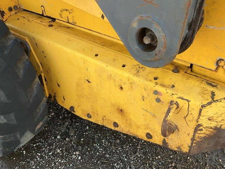 new-holland-ls190-image-21