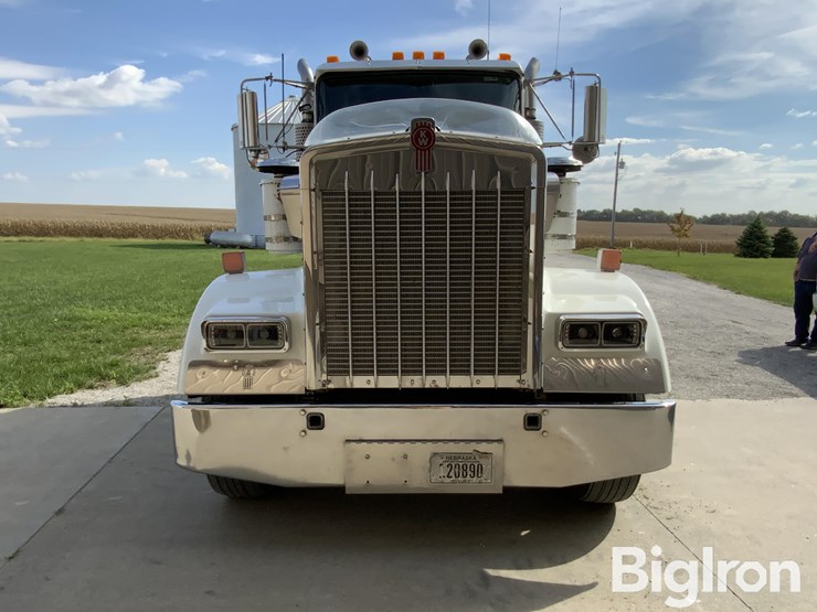 2005-kenworth-w900-image-2