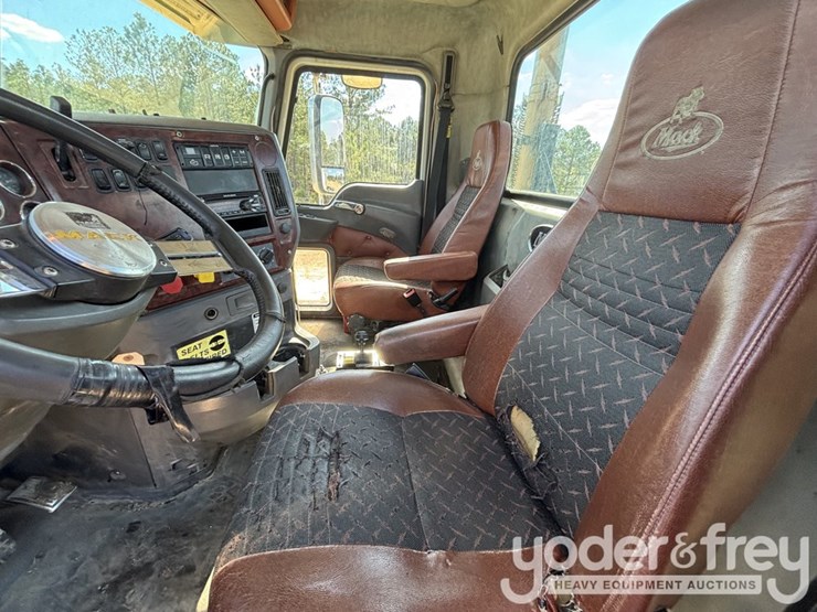 2017-mack-chu613-image-10