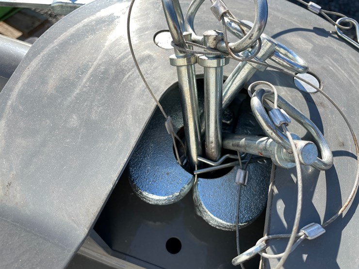 #5683-•-the-patriot-b&w-18,000lb-5th-wheel-hitch-with-universal-brackets-image-8