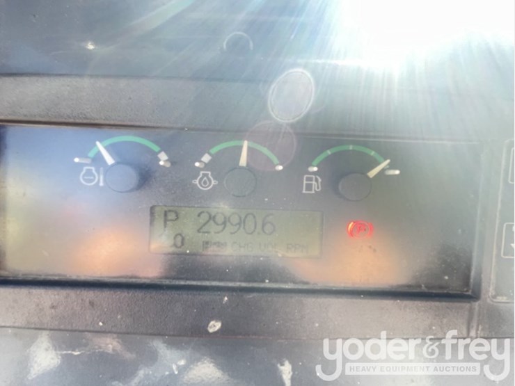 2015-deere-450j-image-3