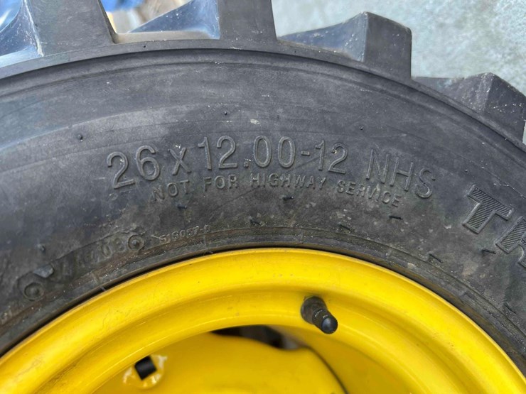 john-deere-2305-image-16