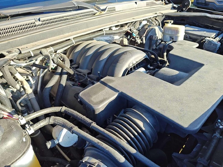 2015-chevrolet-tahoe-image-10