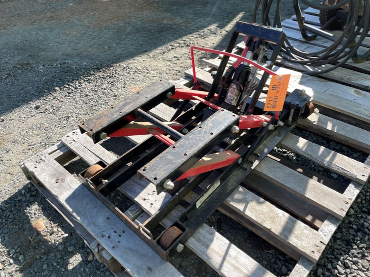 #5717-•-craftsman-motor-cycle-or-atv-jack-image-2