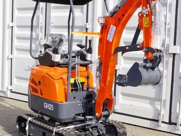 2025-aboss gh25-mini-excavator,-kubota-diesel-engine,-swing-boom,-unused-image-1