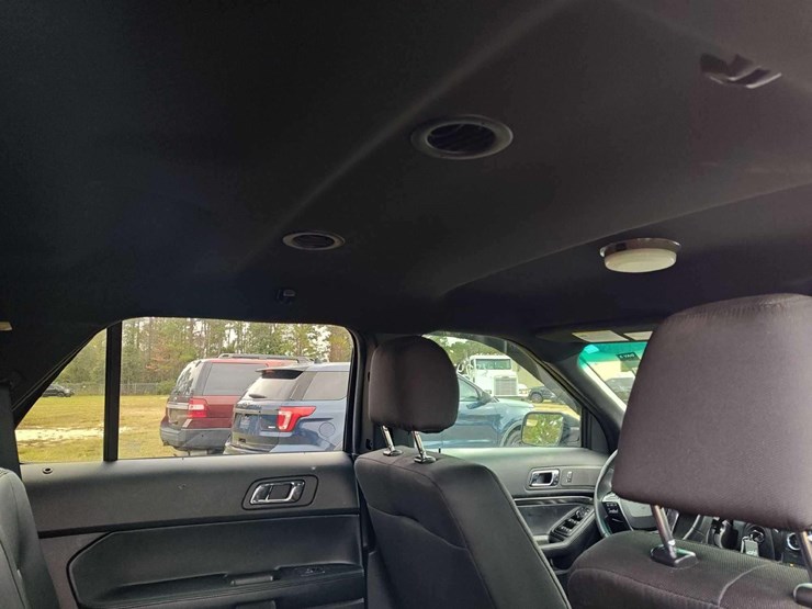 2016-ford-explorer-image-9