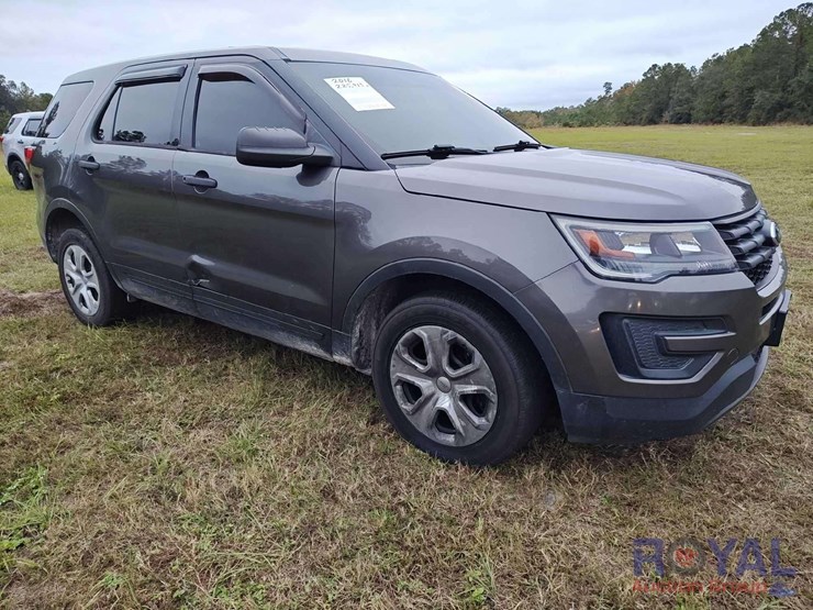 2016-ford-explorer-image-4