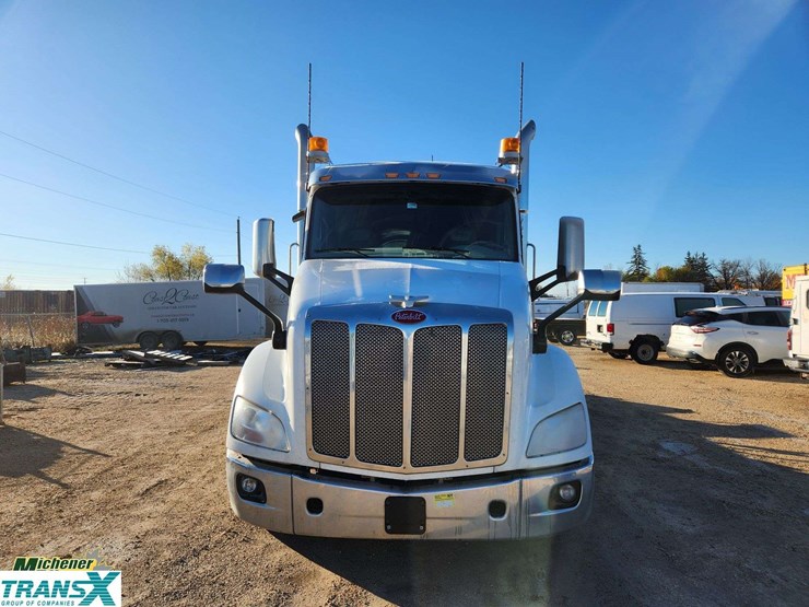 2020-peterbilt-579-image-12