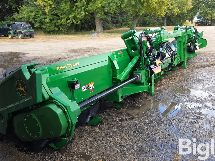 2023-john-deere-c12f-image-9