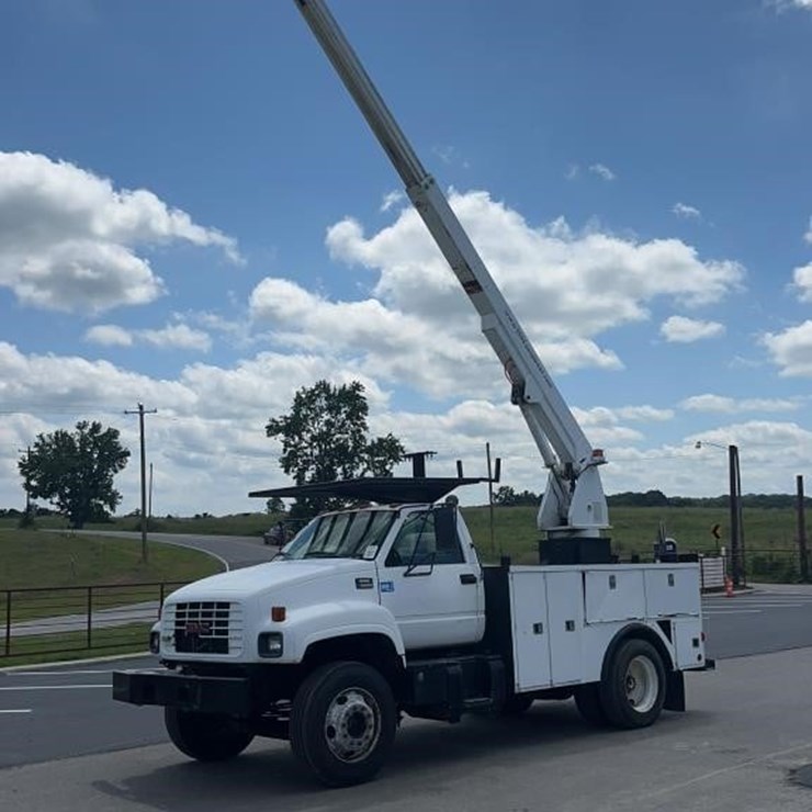 2000 GMC C6500 BUCKET TRUCK