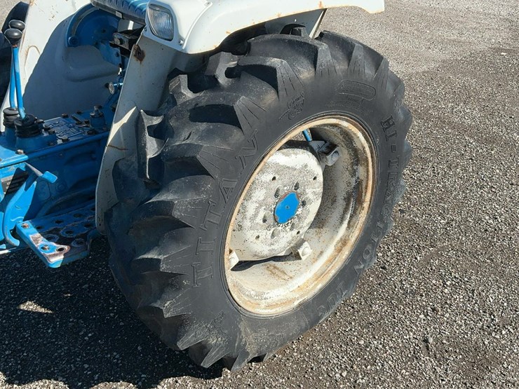 1983-ford-1510-image-18