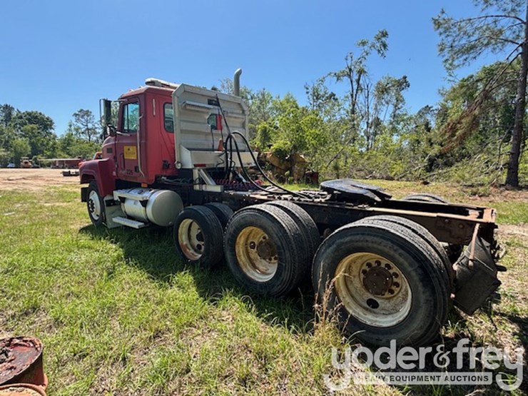 1999-mack-ch613-image-3