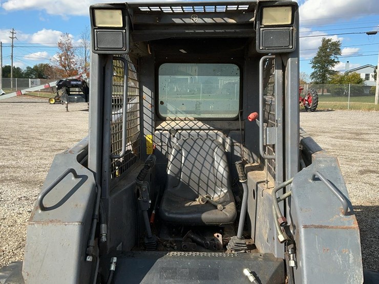 new-holland-ls190-image-46