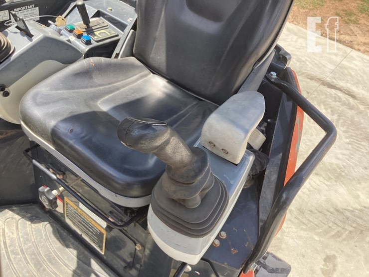 2021-hitachi-zx26u-5-image-17