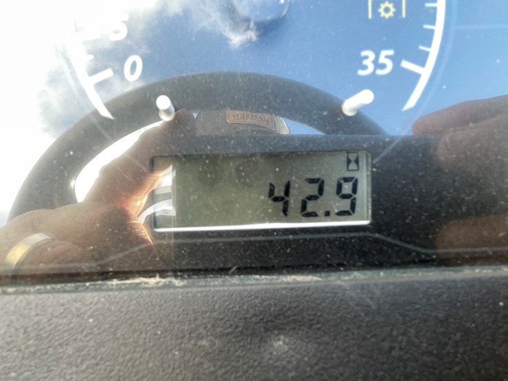 2024-john-deere-1025r-image-41