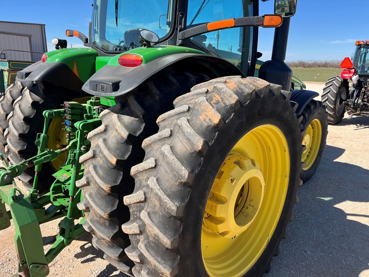 2012-john-deere-8335r-image-9